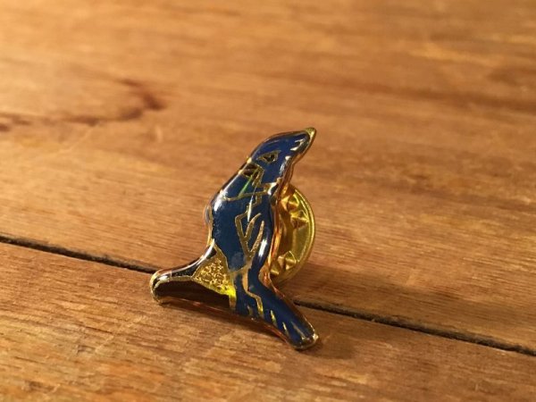 80年代頃のメタル製の鳥デザインのピンズ