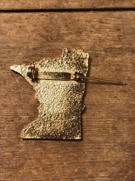 70〜80年代頃のスーベニア物のヴィンテージピンバッチ