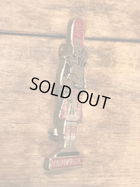 70〜80年代頃のスーベニア物のビンテージピンバッジ