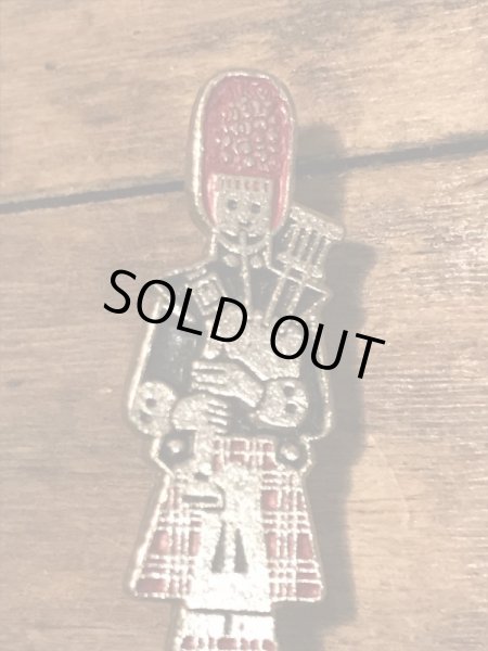 70〜80年代頃のスーベニア物のヴィンテージピンバッチ