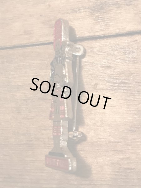 70〜80年代頃のスーベニア物のヴィンテージピンバッチ