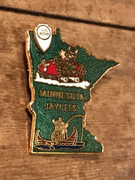 70〜80年代頃のスーベニア物のビンテージピンバッジ