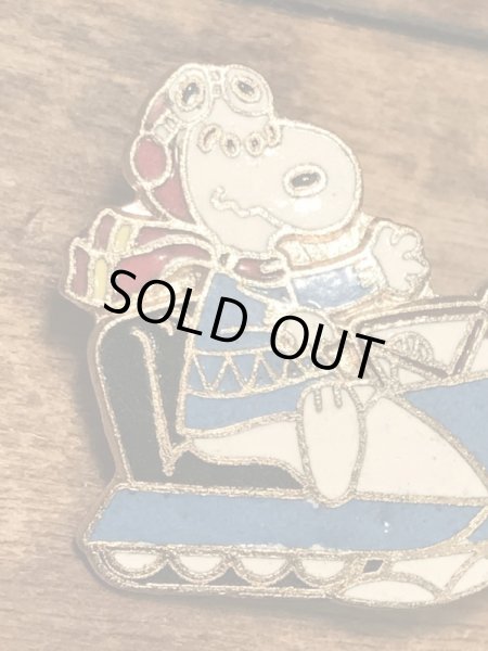 メタル製のスヌーピーのヴィンテージピンバッジ