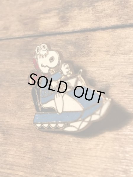 メタル製のスヌーピーのヴィンテージピンバッジ