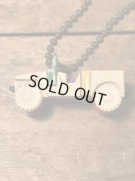 50年代頃の車モチーフのヴィンテージパズルキーチェーン