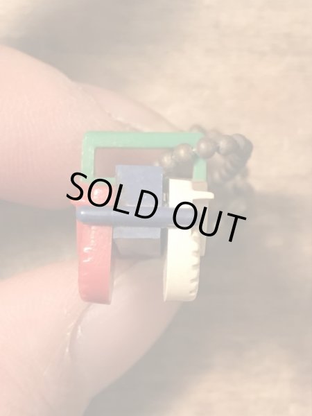 50年代頃の車モチーフのヴィンテージパズルキーチェーン