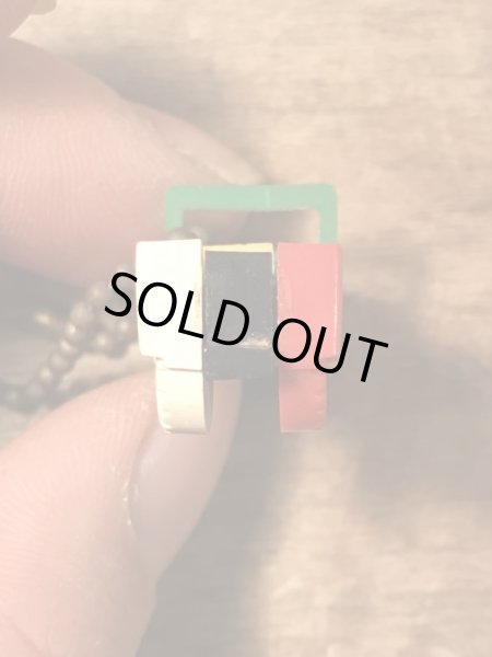 50年代頃の車モチーフのビンテージパズルキーチェーン