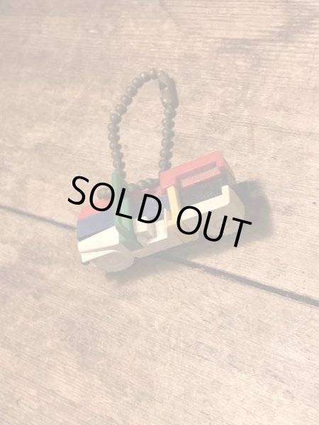 50年代頃の車モチーフのヴィンテージパズルキーチェーン