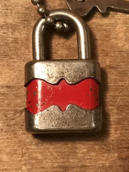 70年代頃〜の南京錠のヴィンテージキーチェーン