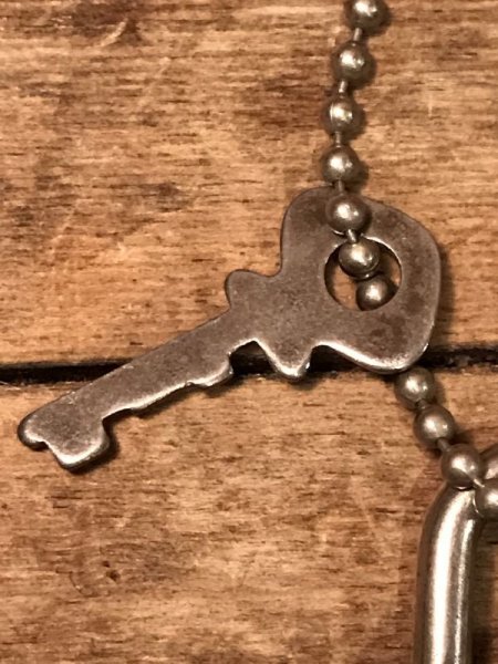 70年代頃〜の南京錠のビンテージキーチェーン