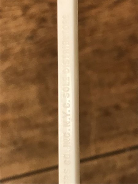 プラスチック製のビンテージマドラー