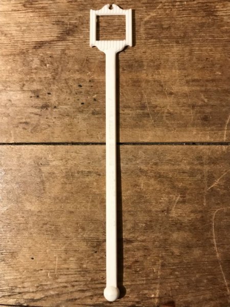 プラスチック製のビンテージマドラー