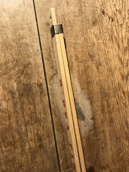 アドバタイジング物の木製のヴィンテージ定規