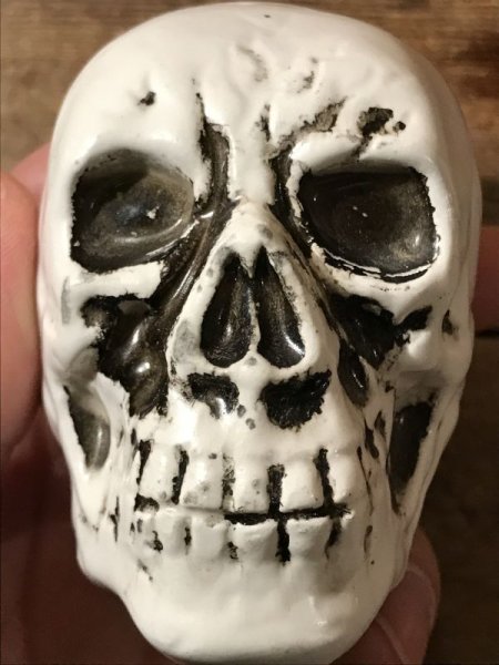 陶器製のスカルのヴィンテージソルト&ペッパー