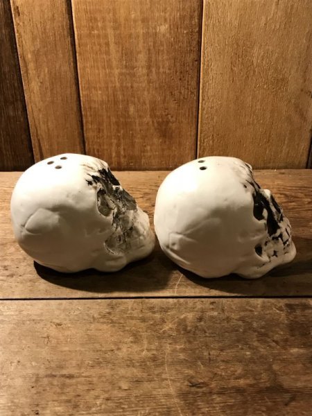 50〜60年代頃のスカルのビンテージソルト&ペッパー