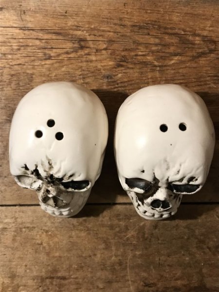 50〜60年代頃のスカルのビンテージソルト&ペッパー