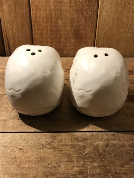 陶器製のスカルのヴィンテージソルト&ペッパー