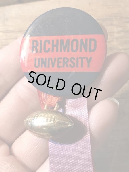 50〜60年代頃のカレッジ物のビンテージ缶バッジ