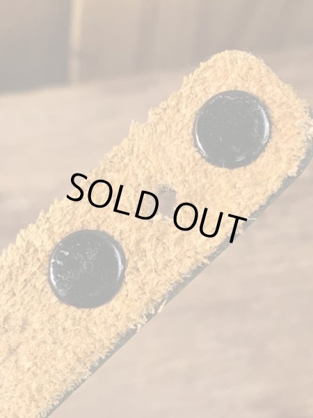 アメリカのスタンダードな名前が書かれたレザー製のヴィンテージブレスレット