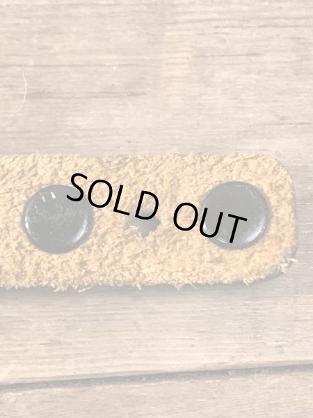 アメリカのスタンダードな名前が書かれたレザー製のヴィンテージブレスレット