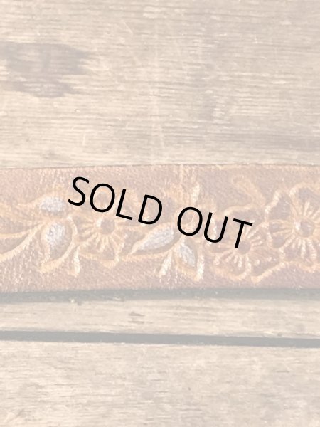 70年代頃のヒッピーデザインのビンテージレザーブレスレット