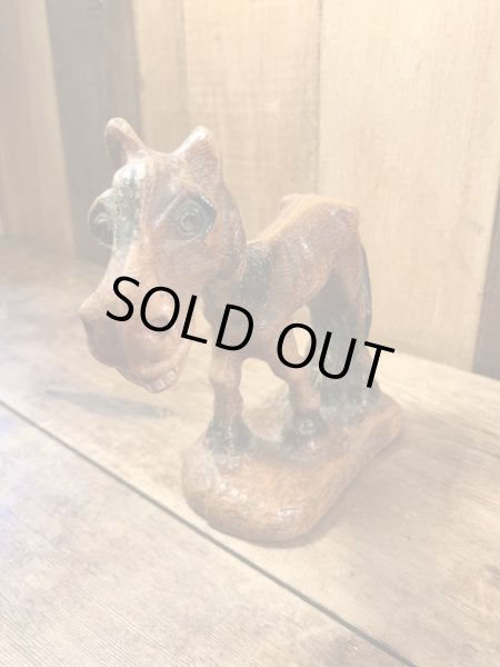 Multi Product Incの馬モチーフのヴィンテージ木彫りの置物