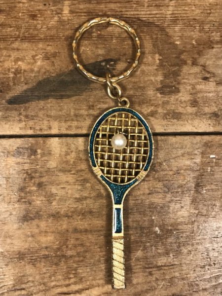 70年代頃〜のパールの玉が付いたテニスラケットのビンテージキーホルダー