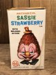 Marx社製のSassie Strawberryのヴィンテージトコトコ人形
