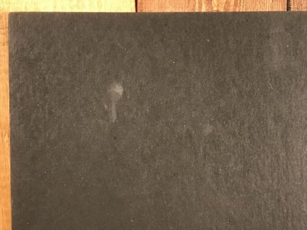 アメリカのお店の注意書きが書かれた70年代ビンテージ看板