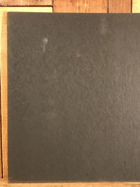 アメリカのお店の注意書きが書かれた70年代ビンテージ看板