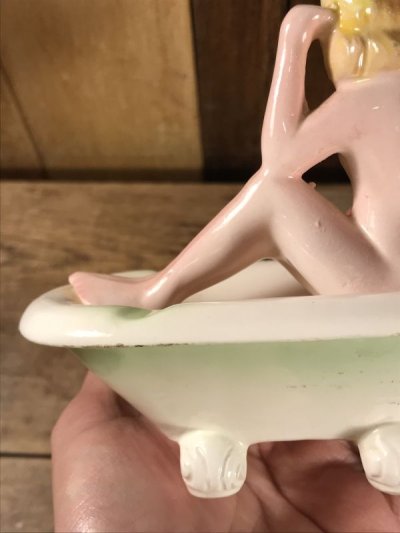 画像1: Nude Girl Bathtub Ceramic Ashtray 　ヌード　ビンテージ　アシュトレイ　灰皿　MADE IN JAPAN　50〜60年代