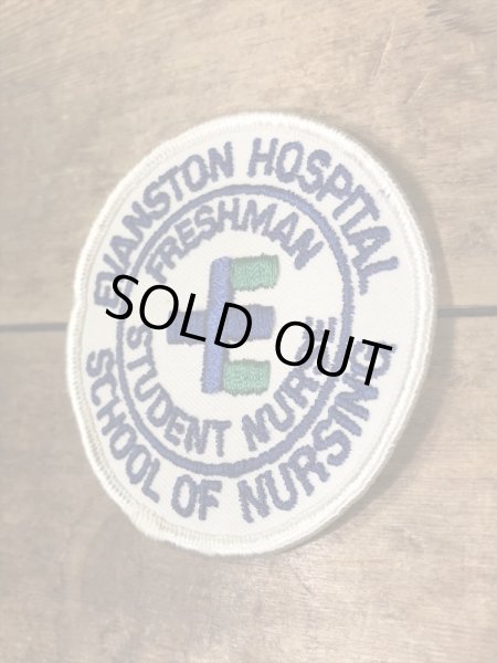 アメリカのカレッジ物(看護学校)の〜70’sヴィンテージ刺繡パッチ