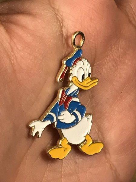 ディズニーキャラクターのドナルドダックの70〜80’sヴィンテージチャーム