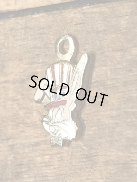 ルーニーテューンズのバッグスバニーの70〜80年代ビンテージメタルチャーム