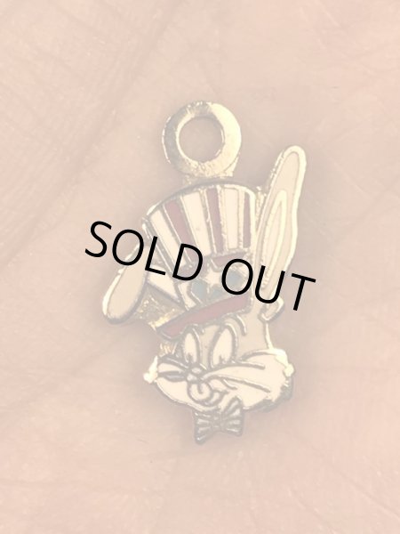 ルーニーテューンズのバッグスバニーの70〜80年代ビンテージメタルチャーム