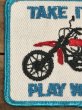 Take It Out And Play With It(それを取り出し、それで遊びます)のメッセージが書かれた70年代〜ビンテージ刺繡ワッペン