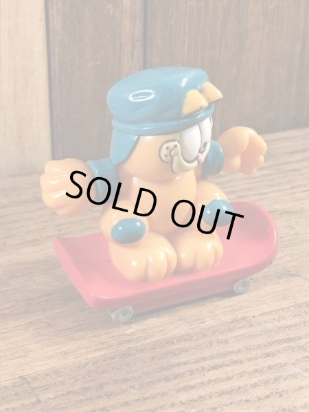 ガーフィールドがスケートボードをしている90’sヴィンテージトイ