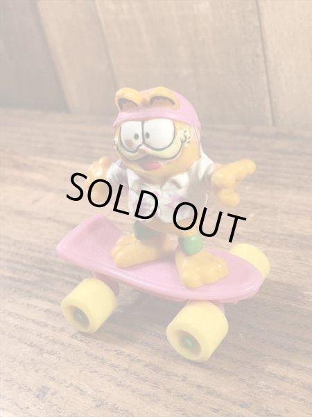 ガーフィールドがスケートボードに乗った80’sヴィンテージPVCフィギュア