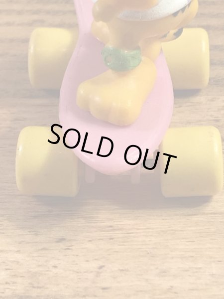 ガーフィールドがスケートボードに乗った80’sヴィンテージPVCフィギュア