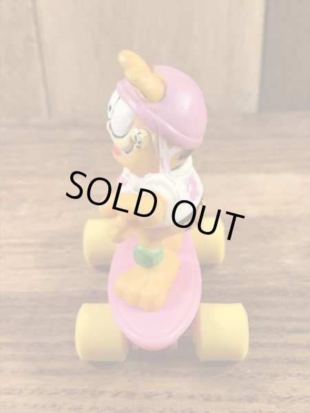 ガーフィールドがスケートボードに乗った80’sヴィンテージPVCフィギュア