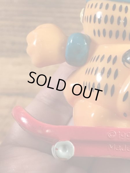 ガーフィールドがスケートボードをしている90’sヴィンテージトイ