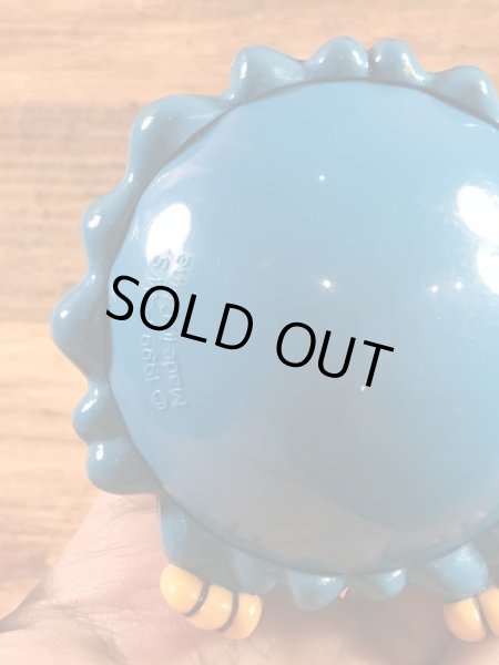 ガーフィールドが浮き輪に乗っている90年代ビンテージフィギュア