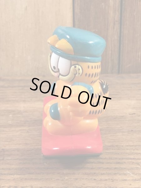 ガーフィールドがスケートボードをしている90’sヴィンテージトイ