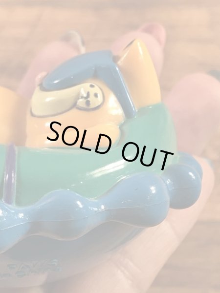 ガーフィールドが浮き輪に乗っている90年代ビンテージフィギュア