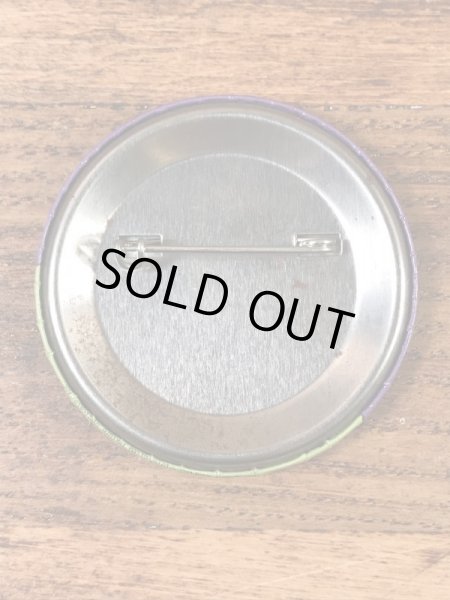 花を持っているガーフィールドが描かれた80’sヴィンテージ缶バッチ