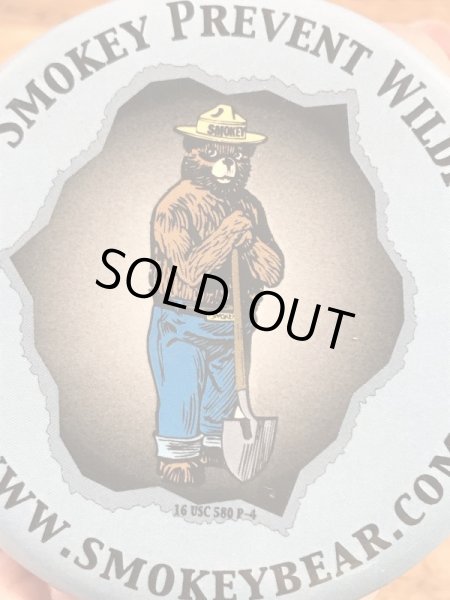 アドバタイジングキャラクターのスモーキーベアの80年代〜ビンテージ缶バッジ