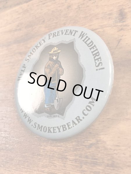 アドバタイジングキャラクターのスモーキーベアの80年代〜ビンテージ缶バッジ