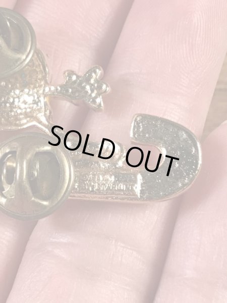 Paws社製のガーフィールドの90年代ビンテージピンバッジ