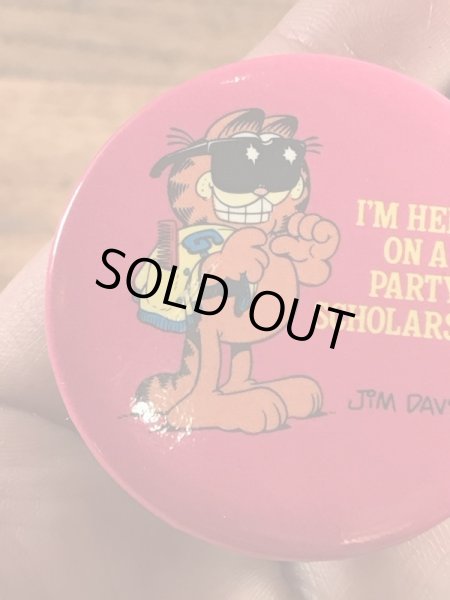 ガーフィールドの金属製のヴィンテージ缶バッチ