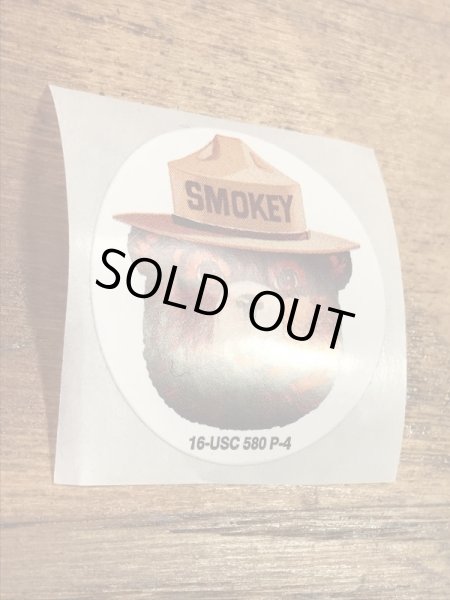企業キャラクターのスモーキーベアの90’s〜ヴィンテージシール